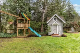 Playset and playhouse stay with home