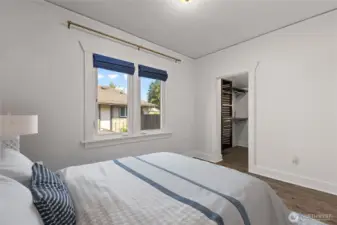 Photo is virtually staged!