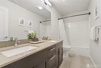 Guest full bathroom upper floor.