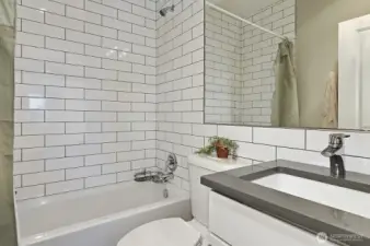 Common bath west main .