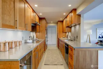 Beautifully updated kitchen