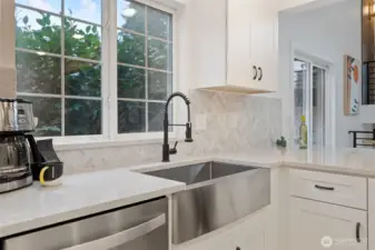 Deep farm style sink