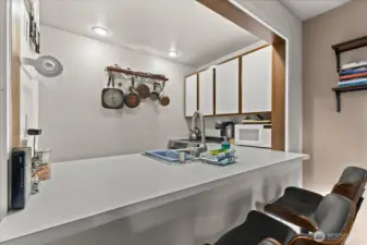 Breakfast bar is a great spot to have a casual meal.