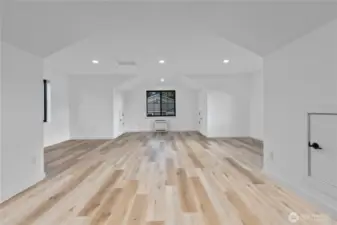 Loft, study/office, + huge bonus room for entertaining