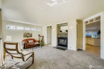 Cozy Livingroom with gas fireplace