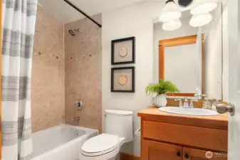 Upper-level full bathroom.