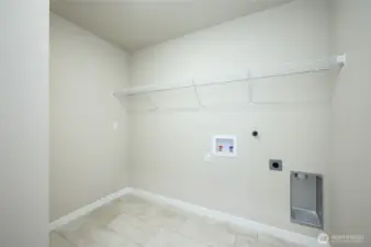Images are representative of the floor plan and may vary by location and selected finishes.