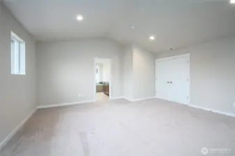 Images are representative of the floor plan and may vary by location and selected finishes.