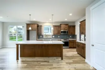 Images are representative of the floor plan and may vary by location and selected finishes.