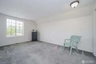 Second bedroom for guests.