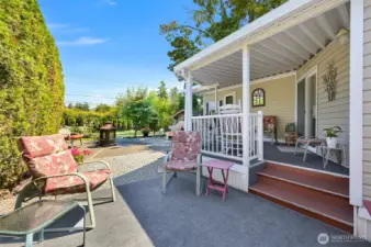 Welcome to D134 of the Sun Retreats at Birch Bay! This 180 day use Park Model home is on a large, private lot perfect for gatherings in a park filled with amenities in a location with quick access to the beautiful Birch Bay.