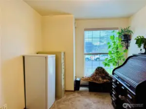 3rd bedroom perfect for office or craft/sewing room