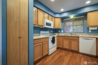 Recessed lighting provides plenty of light.