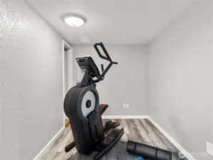 bonus space for office, excersize, play room?