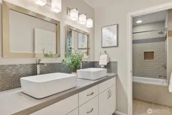 Full guest bathroom