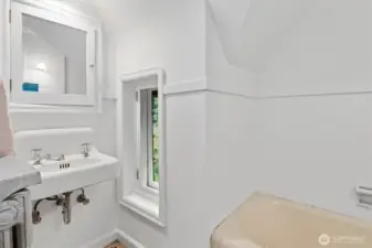 A perfect 3/4 bath...