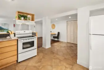 Lower level open floor kitchen and dining area