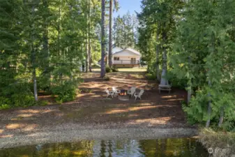 Gravel and Sand beachfront to launch kayaks or floats