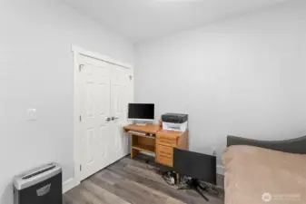 Office/Den/3rd bedroom
