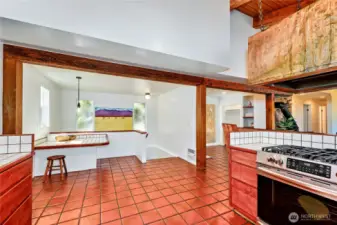 Built in eating space that allows for continual puzzles, or breakfast nook