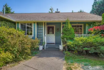 Roof is only 6 yers old, mature landscaping, RV Parking on a level acre!