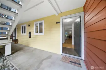 1st Floor entry