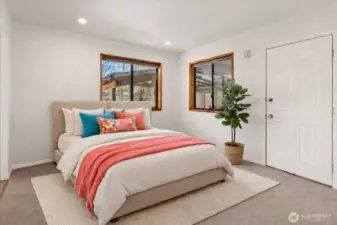 3rd bedroom with seperate entry. ADU options???