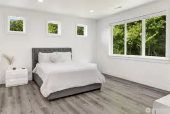 Large bedroom with walk in close and ensuite bath