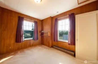 Upper bedroom