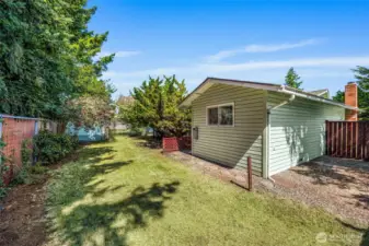 Expansive, lush green lawn—ideal for outdoor entertaining, pets, play, or gardening. This fully fenced backyard offers plenty of room to relax, play, and enjoy the outdoors. Whether you’re hosting summer barbecues or simply soaking up the sun, this spacious yard is the perfect canvas for your lifestyle.