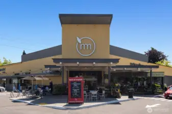 Metropolitan Market is 3 minutes away.