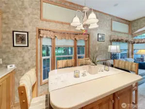 Built-in dining area w/bar seating