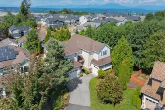 Nice view of the mountains and Snohomish valley.