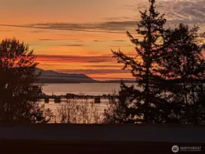 Wonderful westerly winter view of Bellingham Bay.