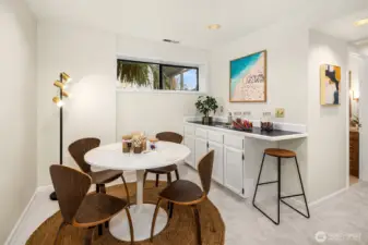 Bonus wet bar - maybe convert to a kitchenette