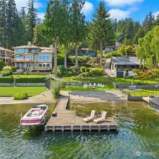 The perfect waterfront estate awaits.  Private, great Bellevue schools and easy access to both I-90 and 520.  Microsoft, Costco, Amazon and Meta are a short drive away.  You can even right your bike or scooter to work!!