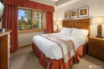 Guest bedroom.