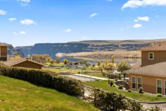 Manicured Grounds, Vast Views, Several Community Pools