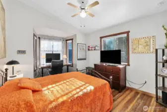 Bed 2 on main floor