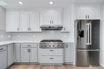 6-burner GE cafe cooktop.