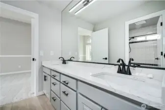 Jack n'Jill bath between bedrooms rooms.