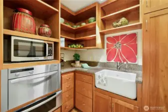 Butler's pantry with Miele steam & warming ovens