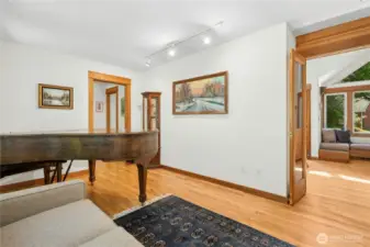Ensuite Bedroom - Main Floor