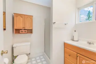 3/4 bath in garage