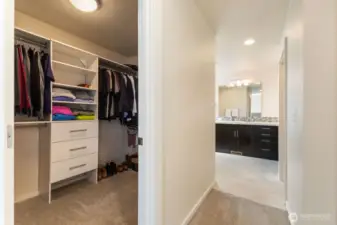 Primary hallway into en-suite
