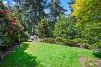 This stunning property sits adjacent to approximately 17 acres of greenbelt space for ultimate privacy and beauty as well as wonderful access to walking trails!