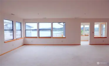 Large spacious living room with panoramic views of the bay