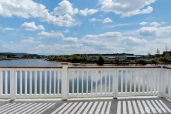 Upper deck