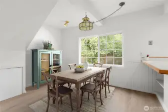 Virtually Staged dining area