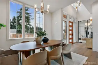 Dining Room w/pass through to kitchen